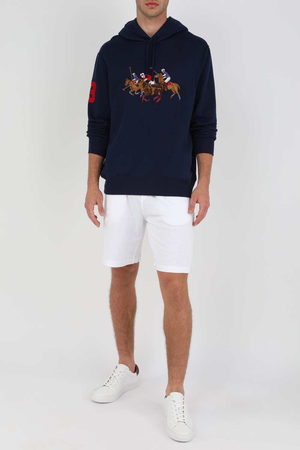 סווטשרט קפוצ'ון עם שחקן פולו רקום בגוון כחול נייבי